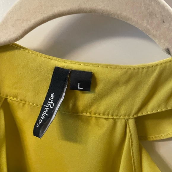 Campaigne Ruffled Blouse - Picture 2 of 3